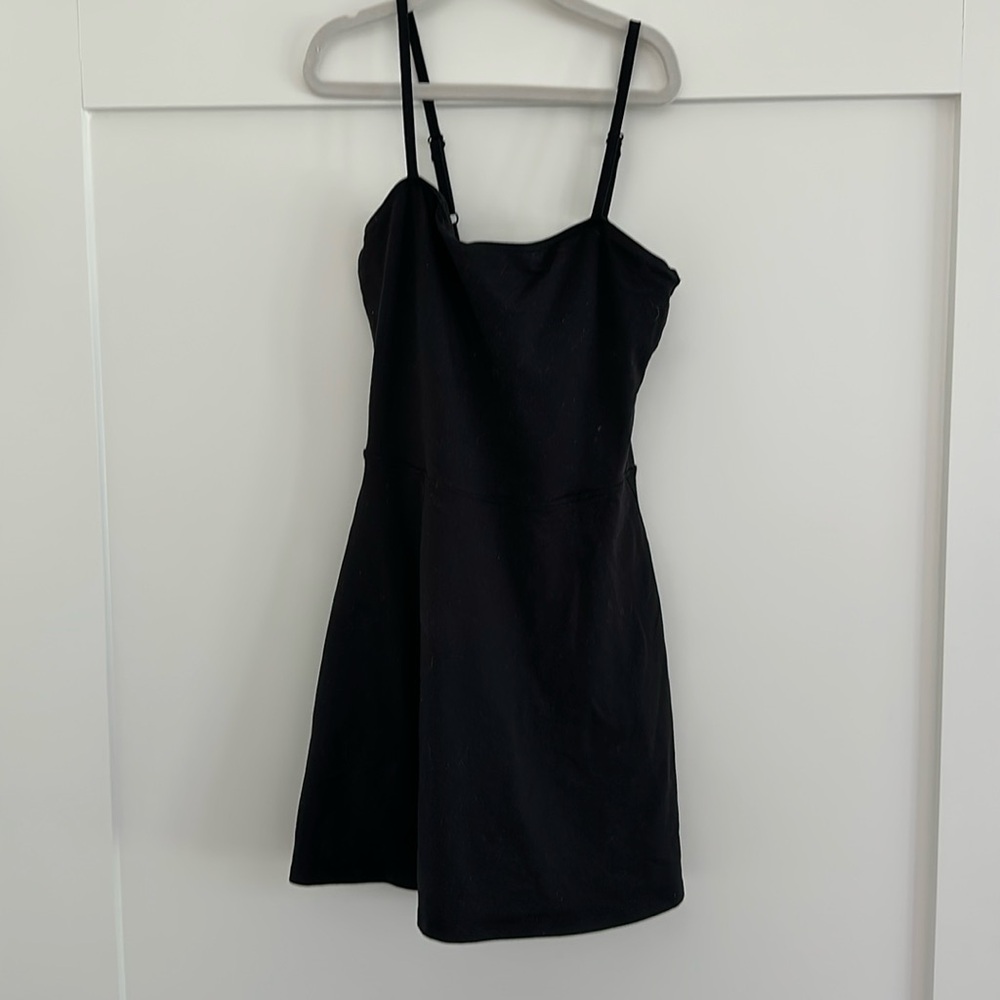 Alosoft Courtside Tennis Dress by Alo Yoga, Black, XS - Great Condition!